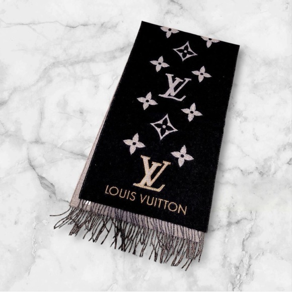 ❌SOLD❌🔥NEW, RARE🔥LOUIS VUITTON STUDDED CASHMERE REKYJAVIK SCARF - Picture 2 of 6